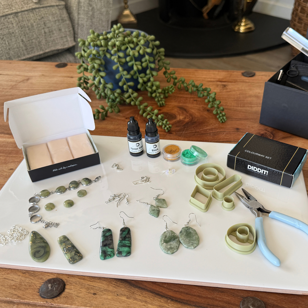Emerald Jewellery Making Experience Kit